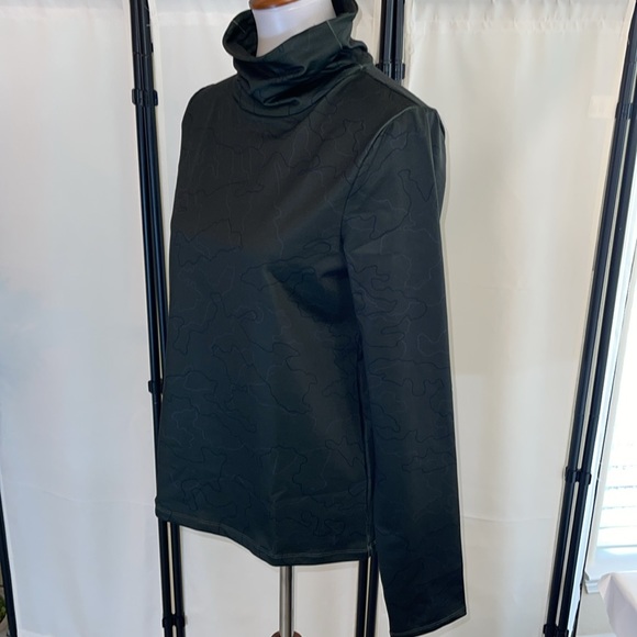 Under Armour Top Cold Weather Funnel Neck Green Size Small NWT - Picture 7 of 17